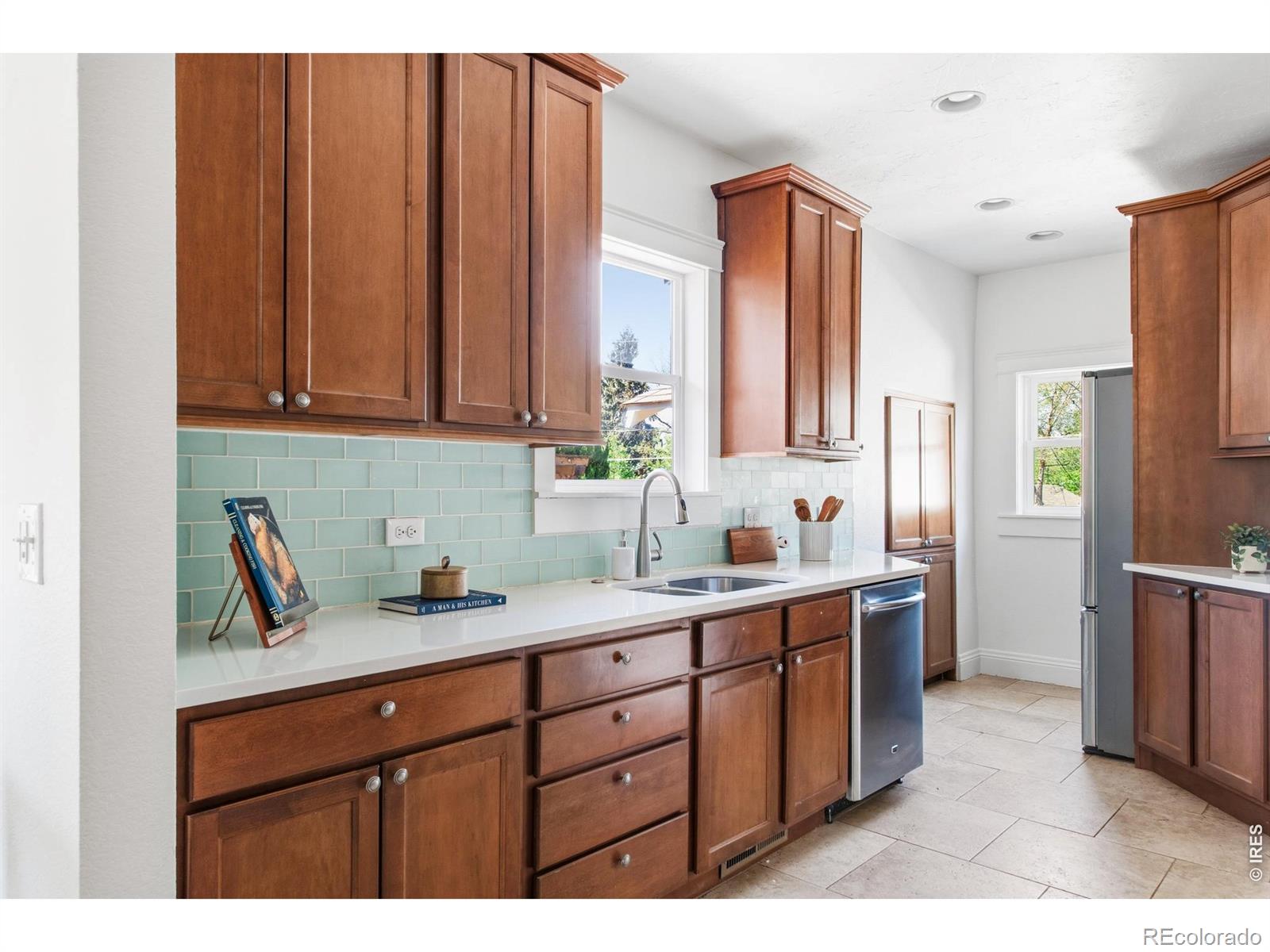 MLS Image #7 for 649 s ogden street,denver, Colorado