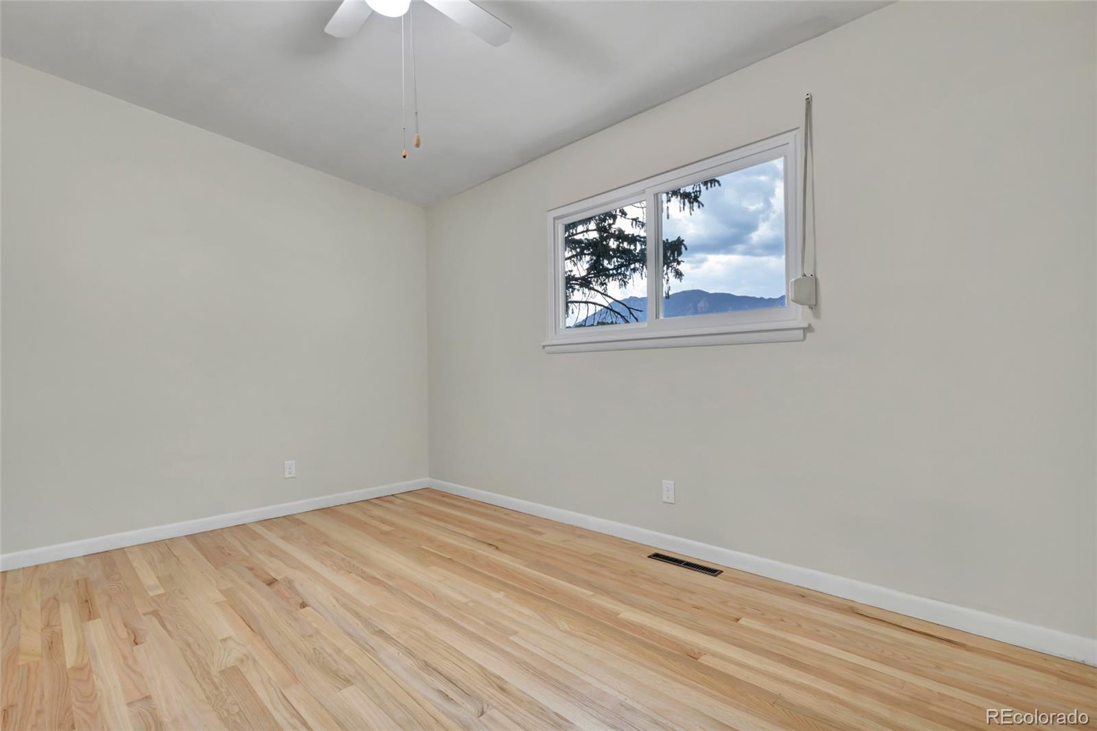 MLS Image #8 for 609  crestridge avenue,colorado springs, Colorado