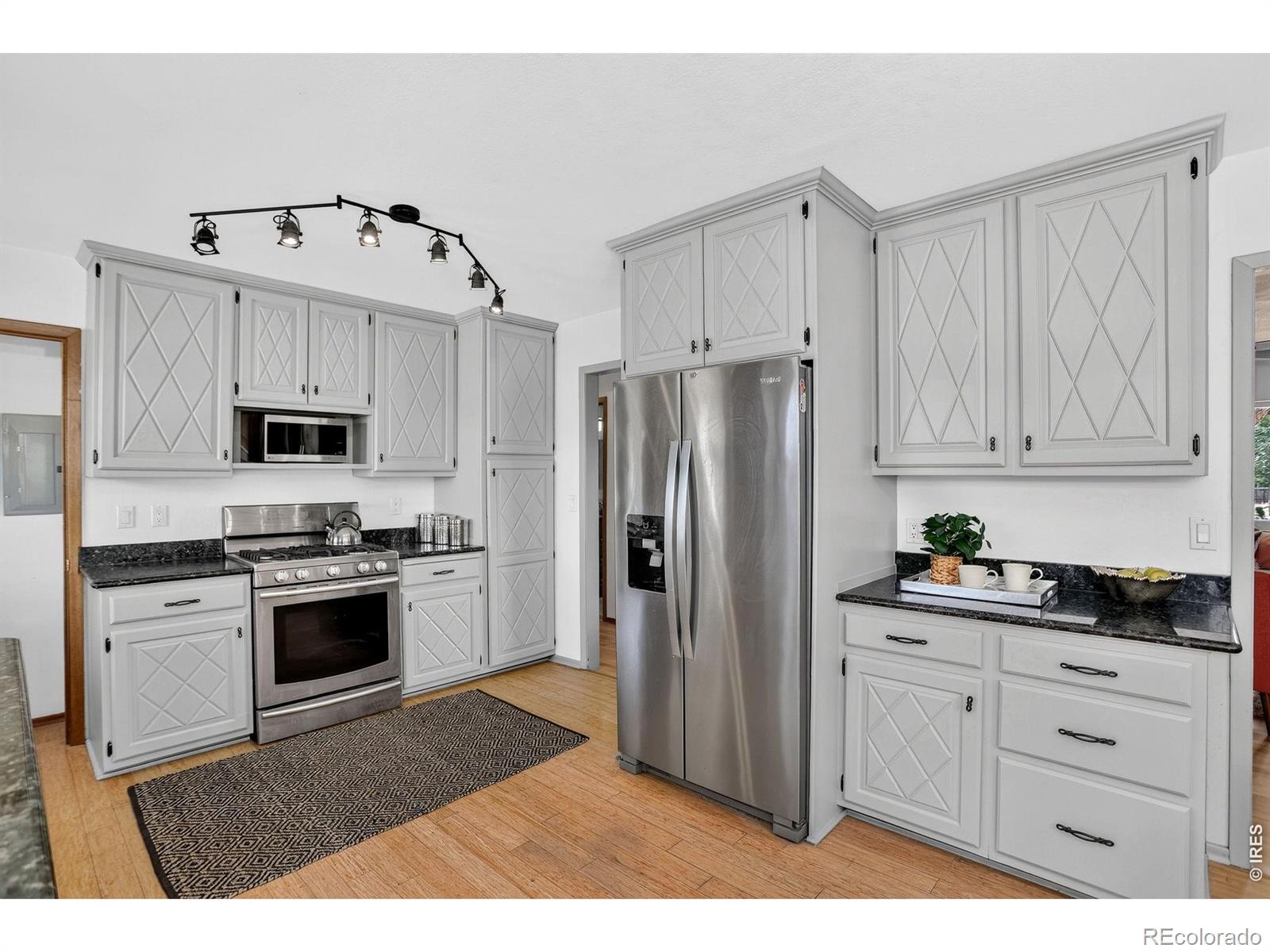 MLS Image #11 for 409  bothun road,berthoud, Colorado