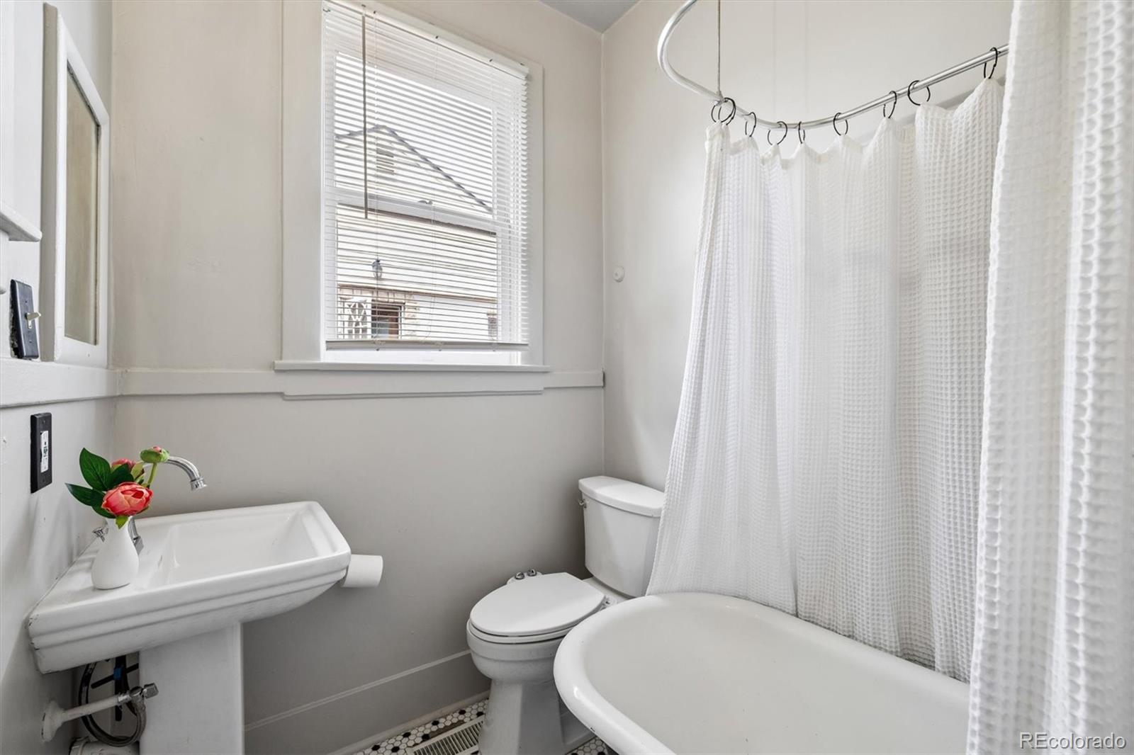 MLS Image #11 for 2984 s delaware street,englewood, Colorado