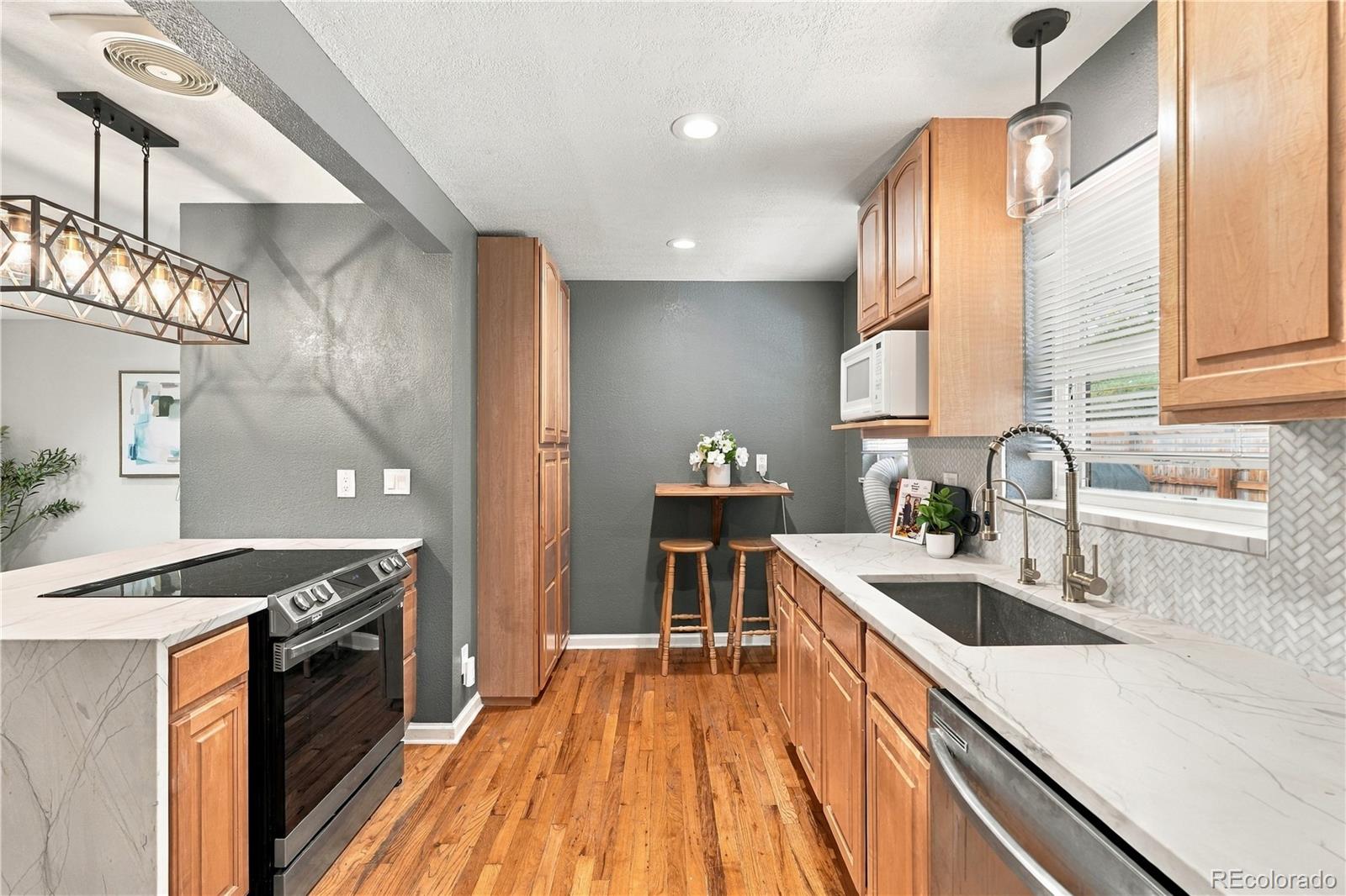 MLS Image #11 for 1323  ivy street ,denver, Colorado