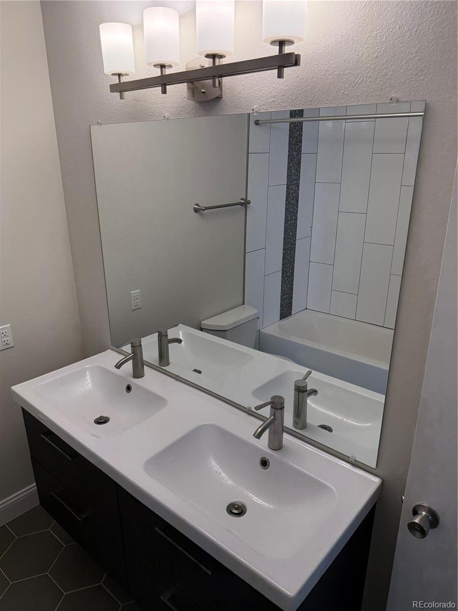 MLS Image #10 for 7175 s gaylord street b,centennial, Colorado