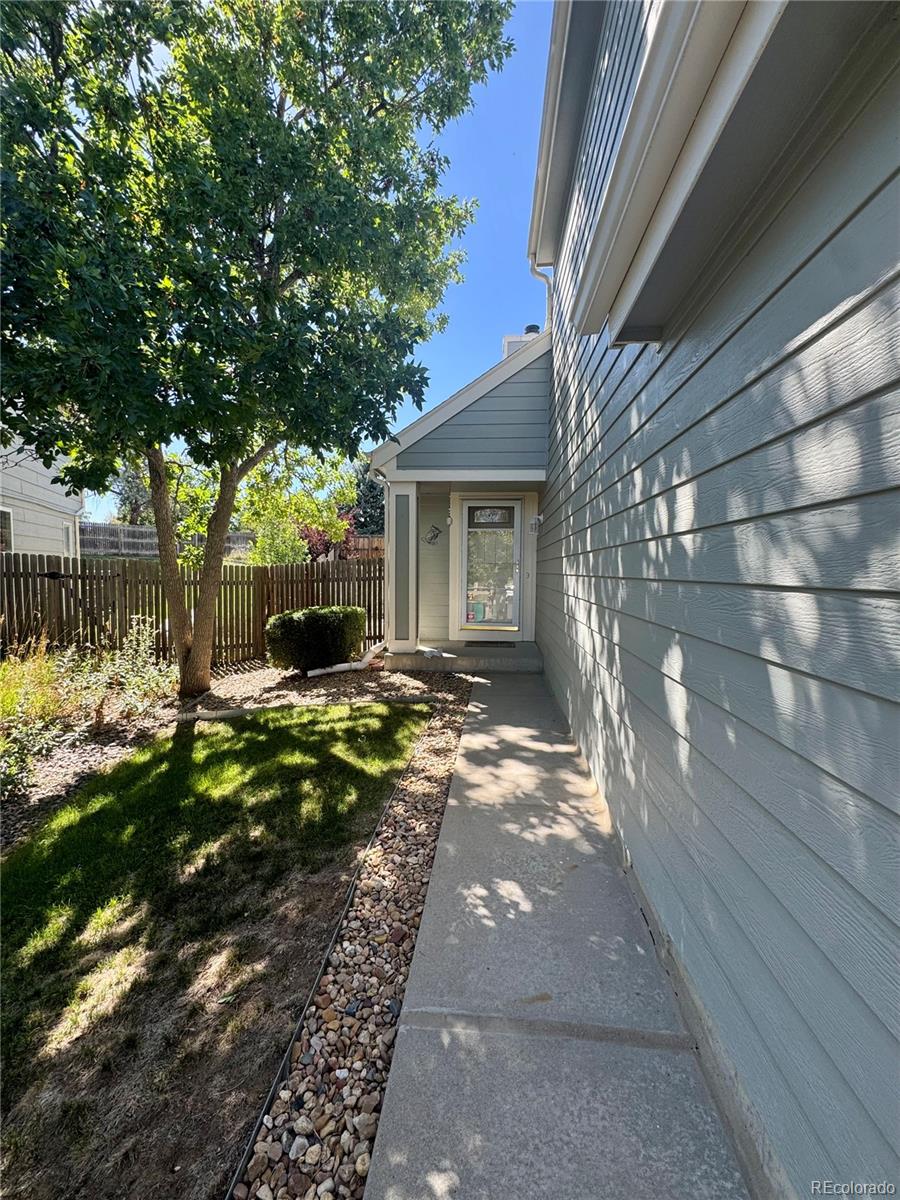 MLS Image #2 for 2896 s sedalia court,aurora, Colorado