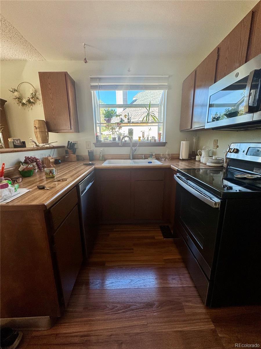 MLS Image #3 for 2896 s sedalia court,aurora, Colorado