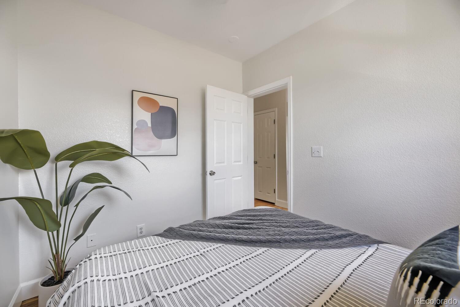 MLS Image #18 for 1629 n clarkson street,denver, Colorado