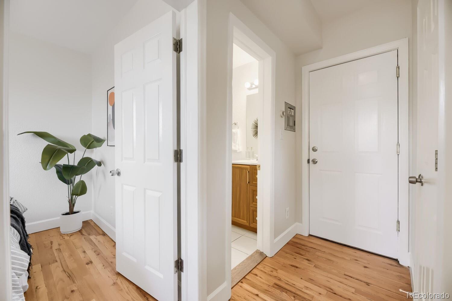 MLS Image #3 for 1629 n clarkson street,denver, Colorado