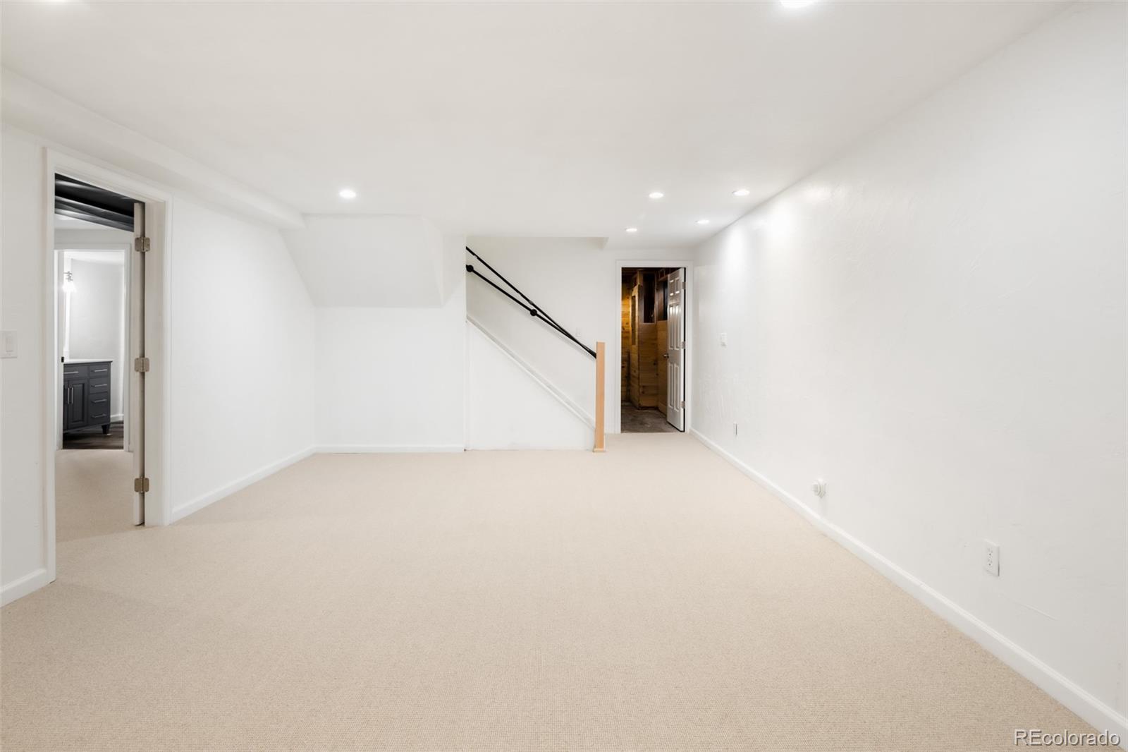MLS Image #29 for 7970 s poplar way,centennial, Colorado