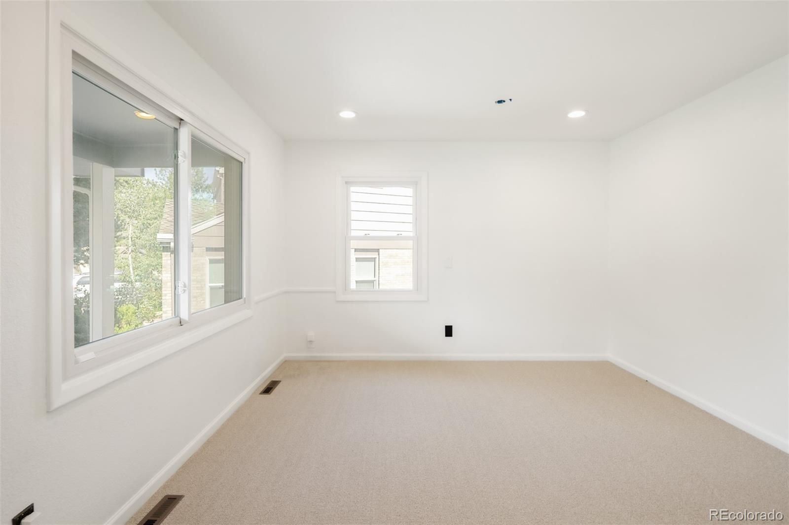 MLS Image #3 for 7970 s poplar way,centennial, Colorado