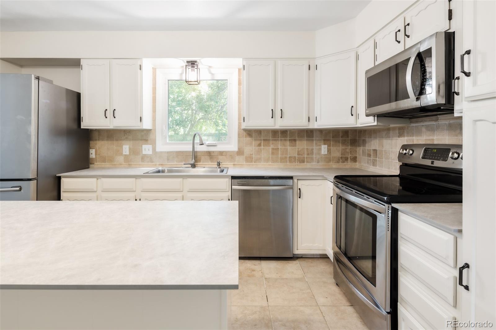 MLS Image #6 for 7970 s poplar way,centennial, Colorado