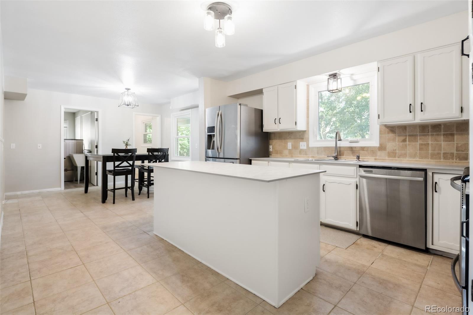 MLS Image #7 for 7970 s poplar way,centennial, Colorado