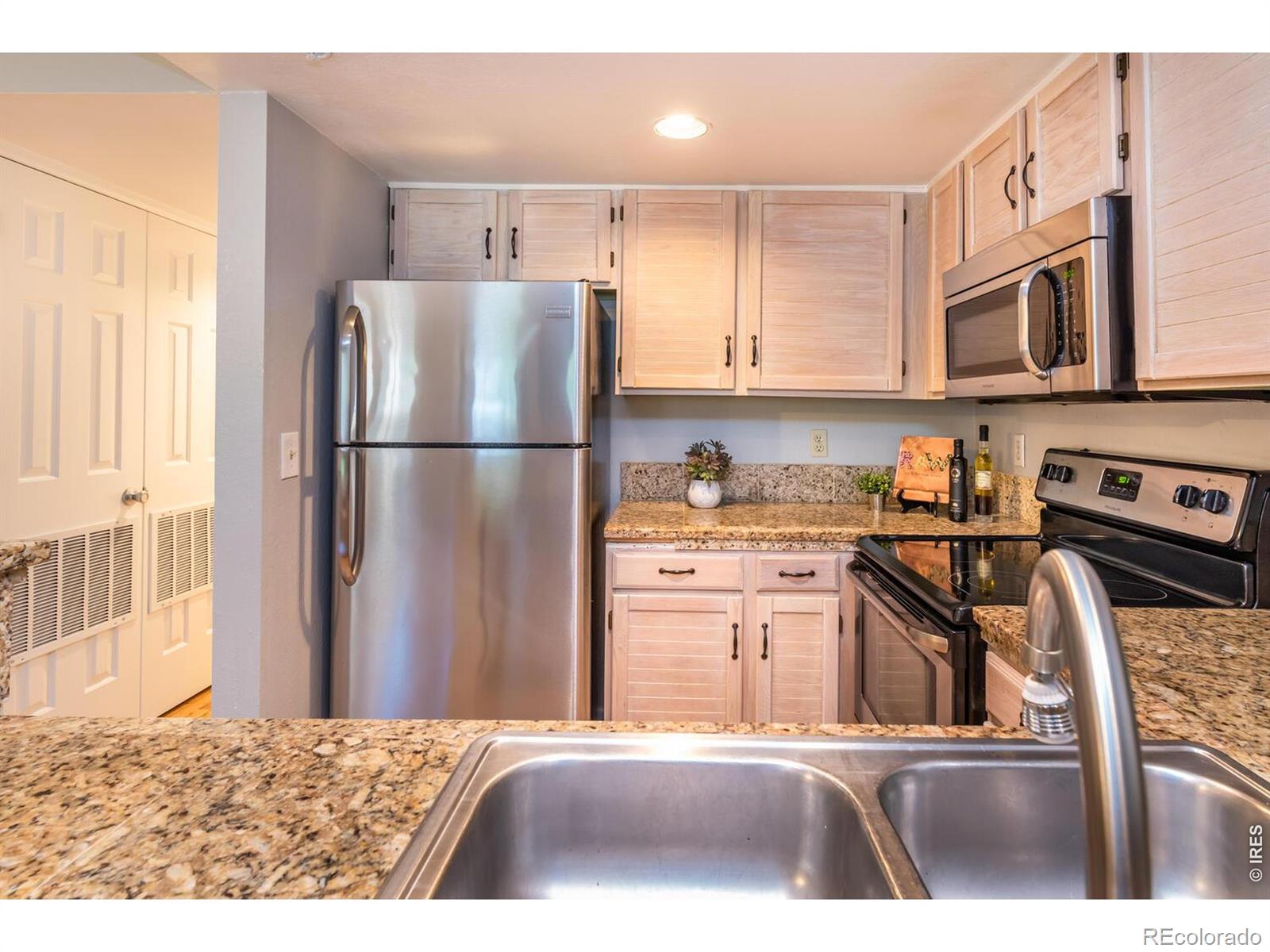 MLS Image #16 for 935  broadway ,boulder, Colorado