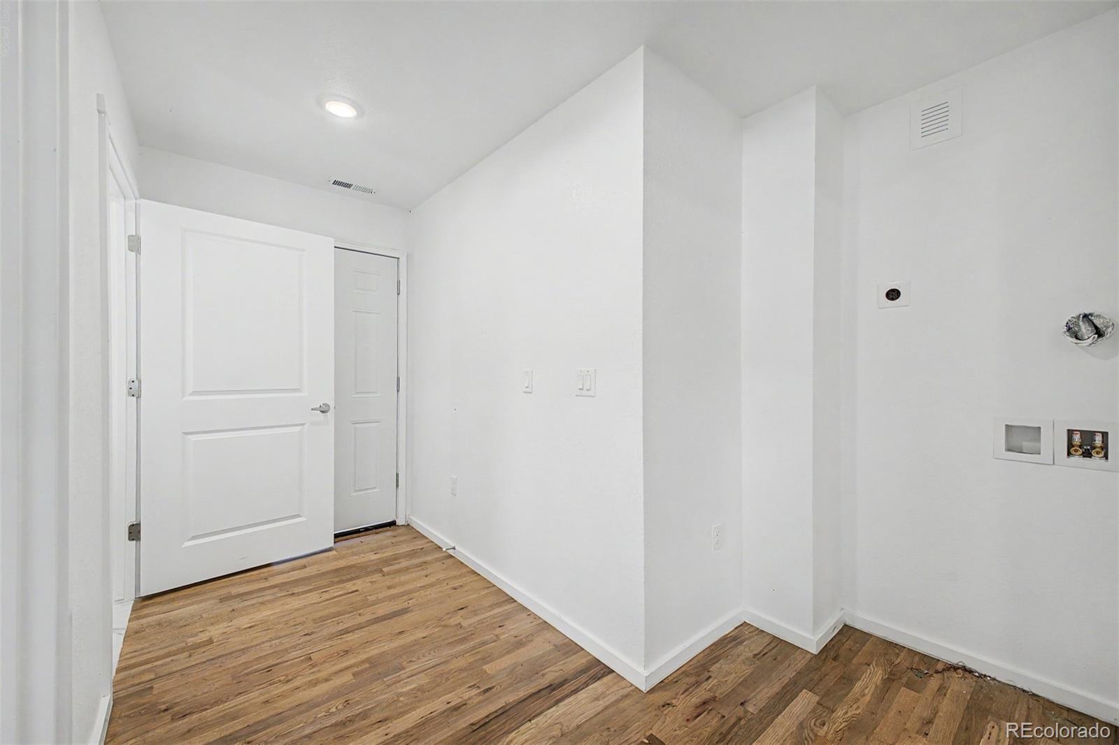 MLS Image #20 for 1926  xenia street,denver, Colorado