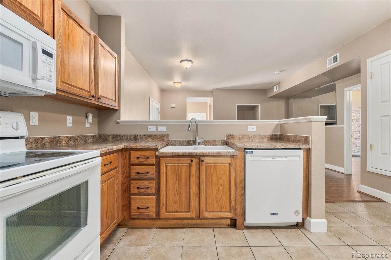 MLS Image #11 for 2511 s bahama circle,aurora, Colorado