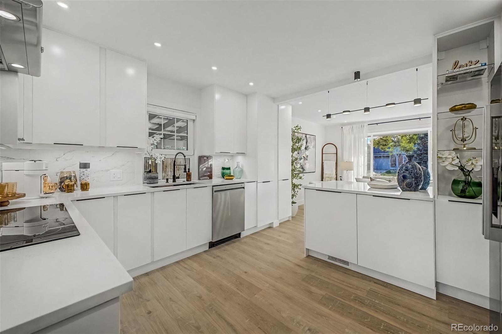 MLS Image #13 for 1450 s glencoe street,denver, Colorado