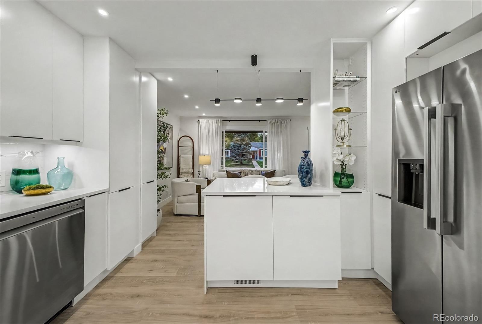 MLS Image #17 for 1450 s glencoe street,denver, Colorado