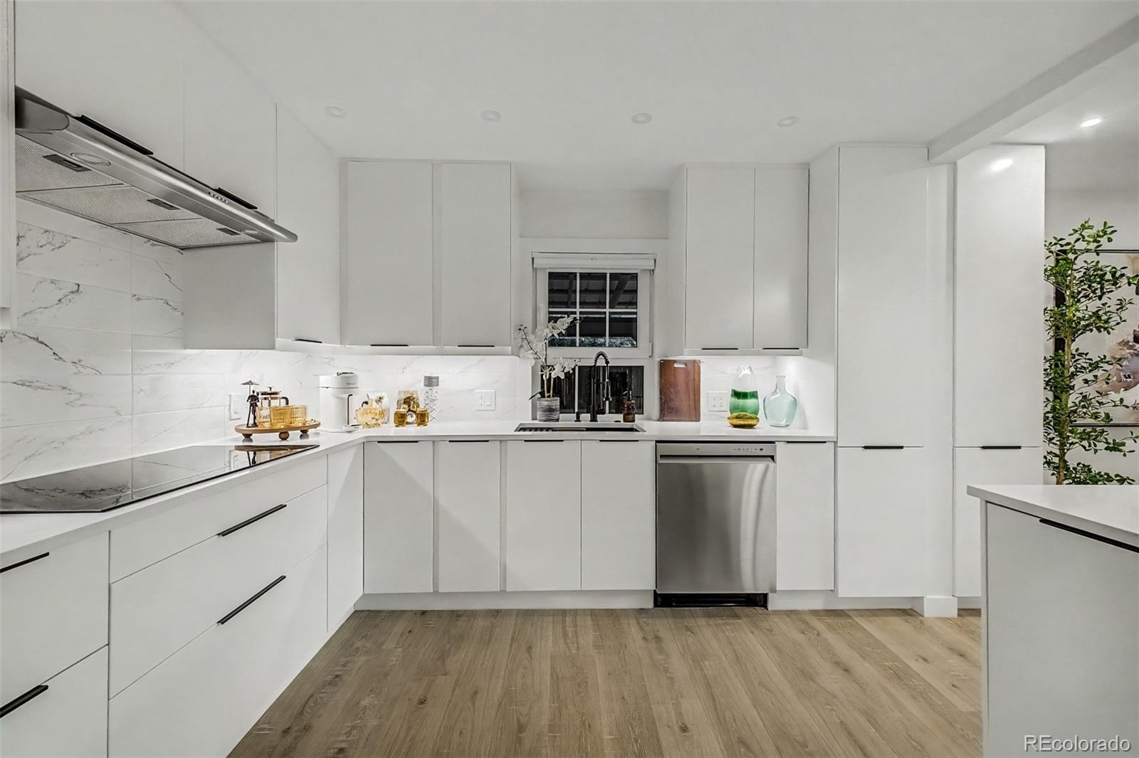 MLS Image #18 for 1450 s glencoe street,denver, Colorado
