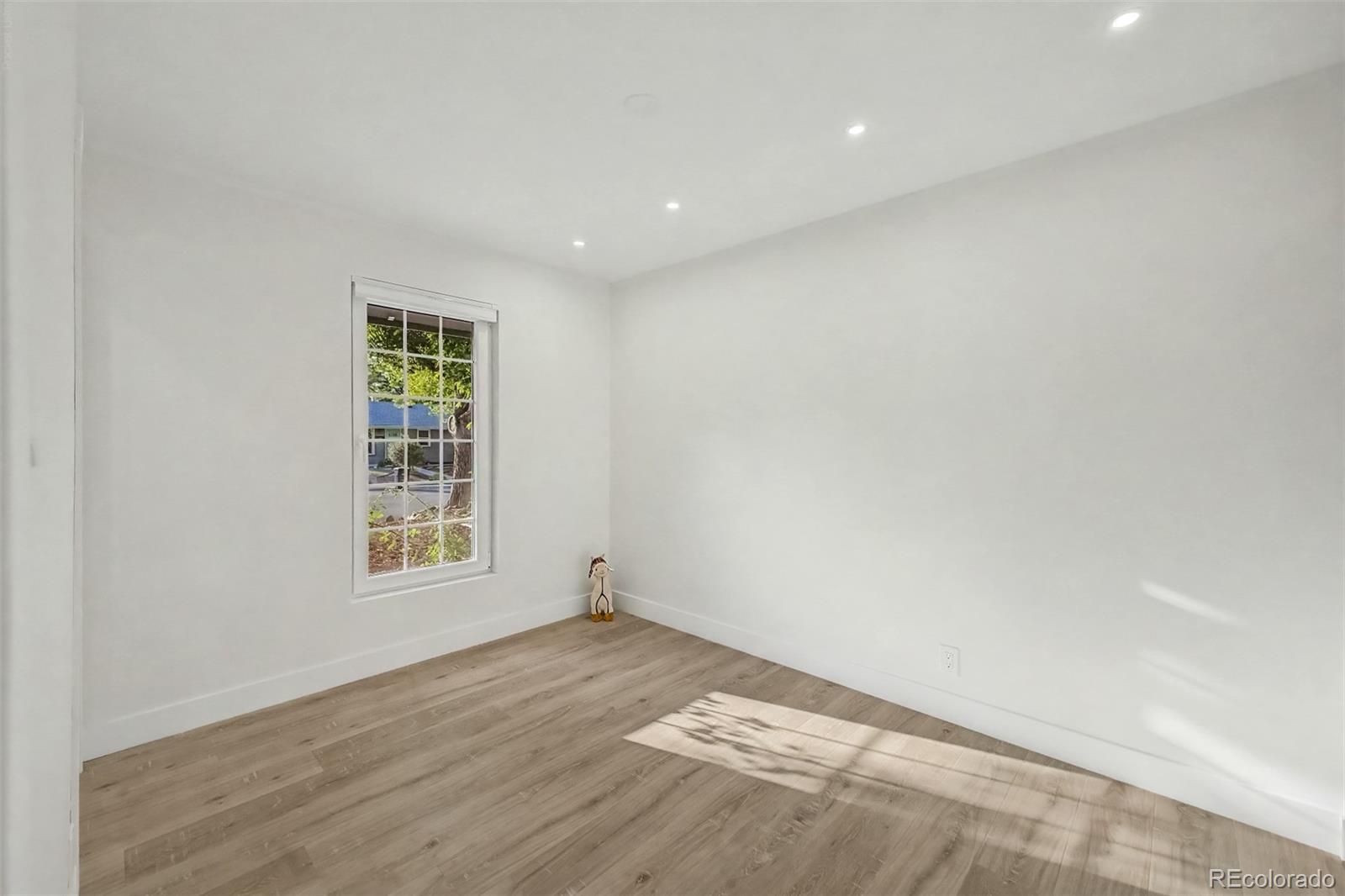 MLS Image #32 for 1450 s glencoe street,denver, Colorado