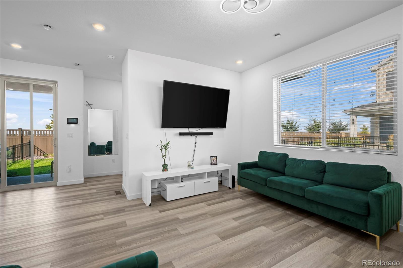 MLS Image #7 for 27602 e 1st avenue,aurora, Colorado