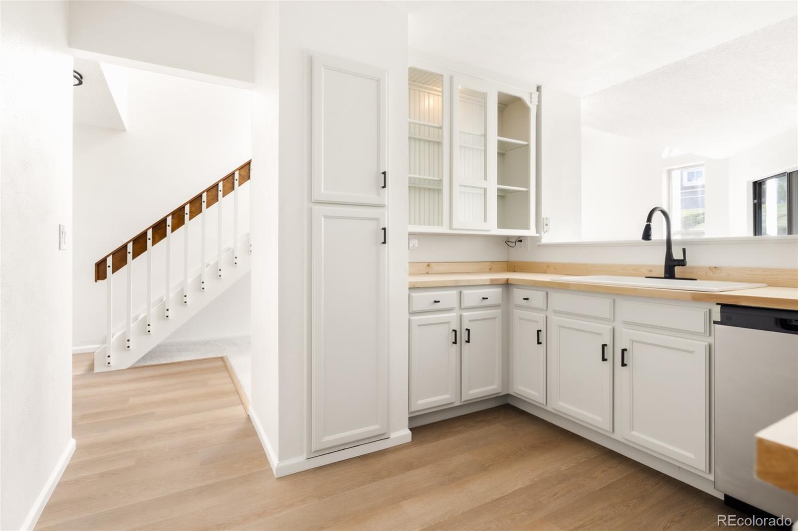 MLS Image #17 for 9058 w plymouth avenue,littleton, Colorado