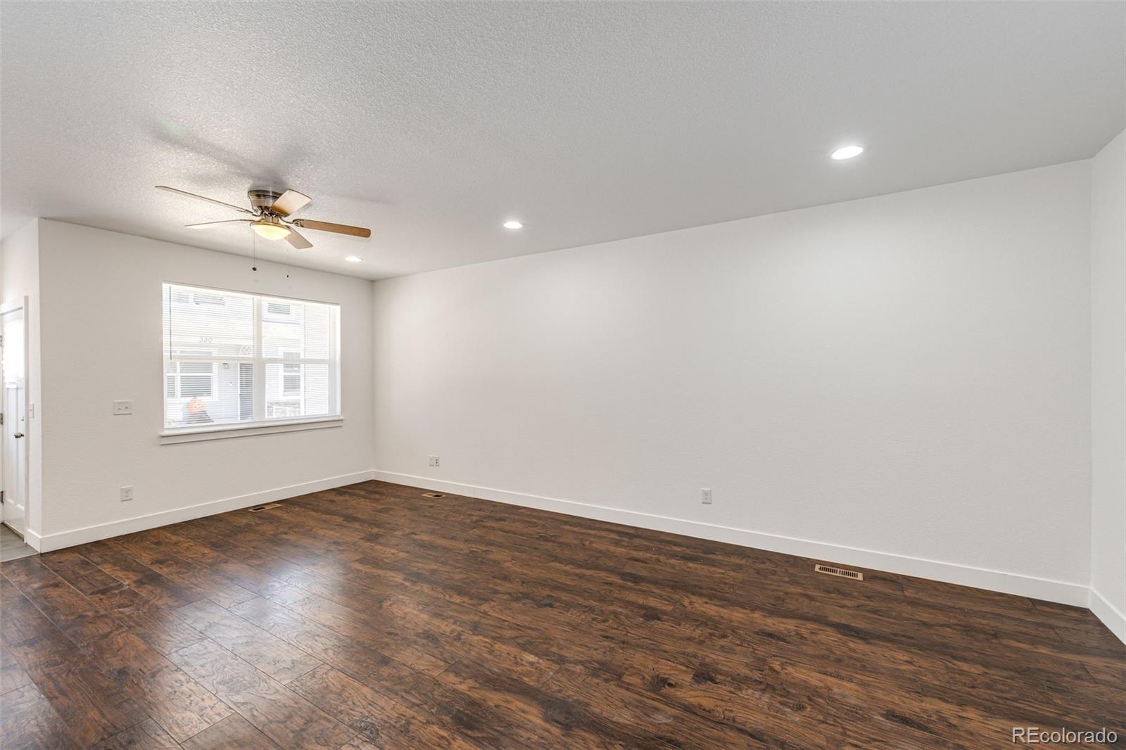 MLS Image #11 for 338 s 4th court,deer trail, Colorado