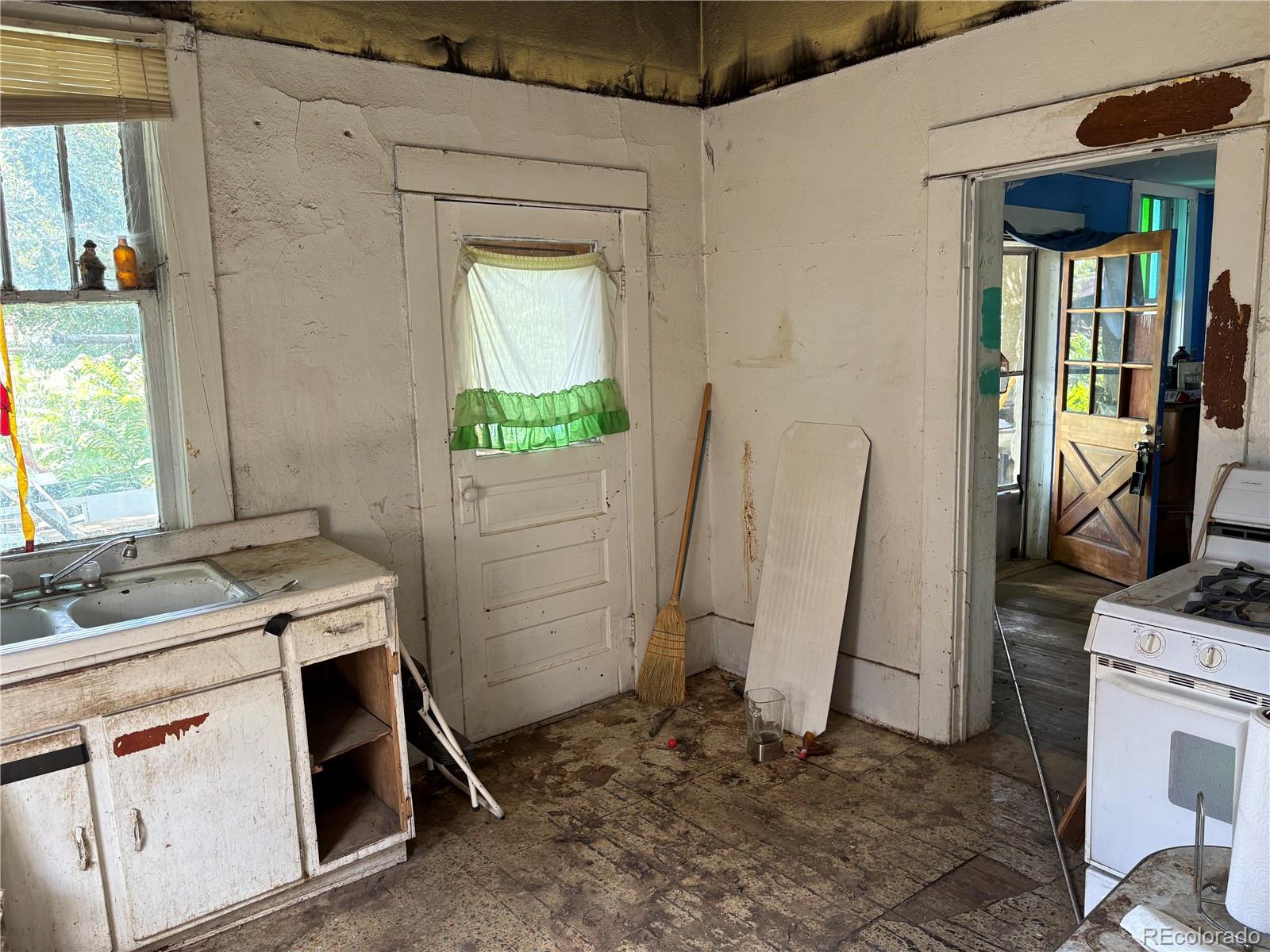 MLS Image #6 for 318 n romero street,aguilar, Colorado