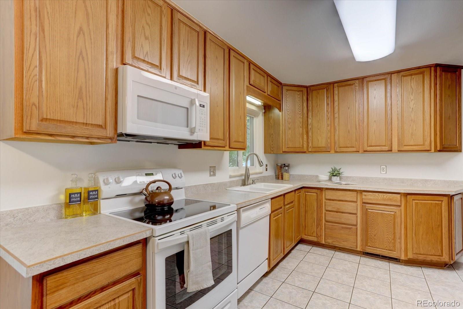 MLS Image #5 for 6918  newman street,arvada, Colorado