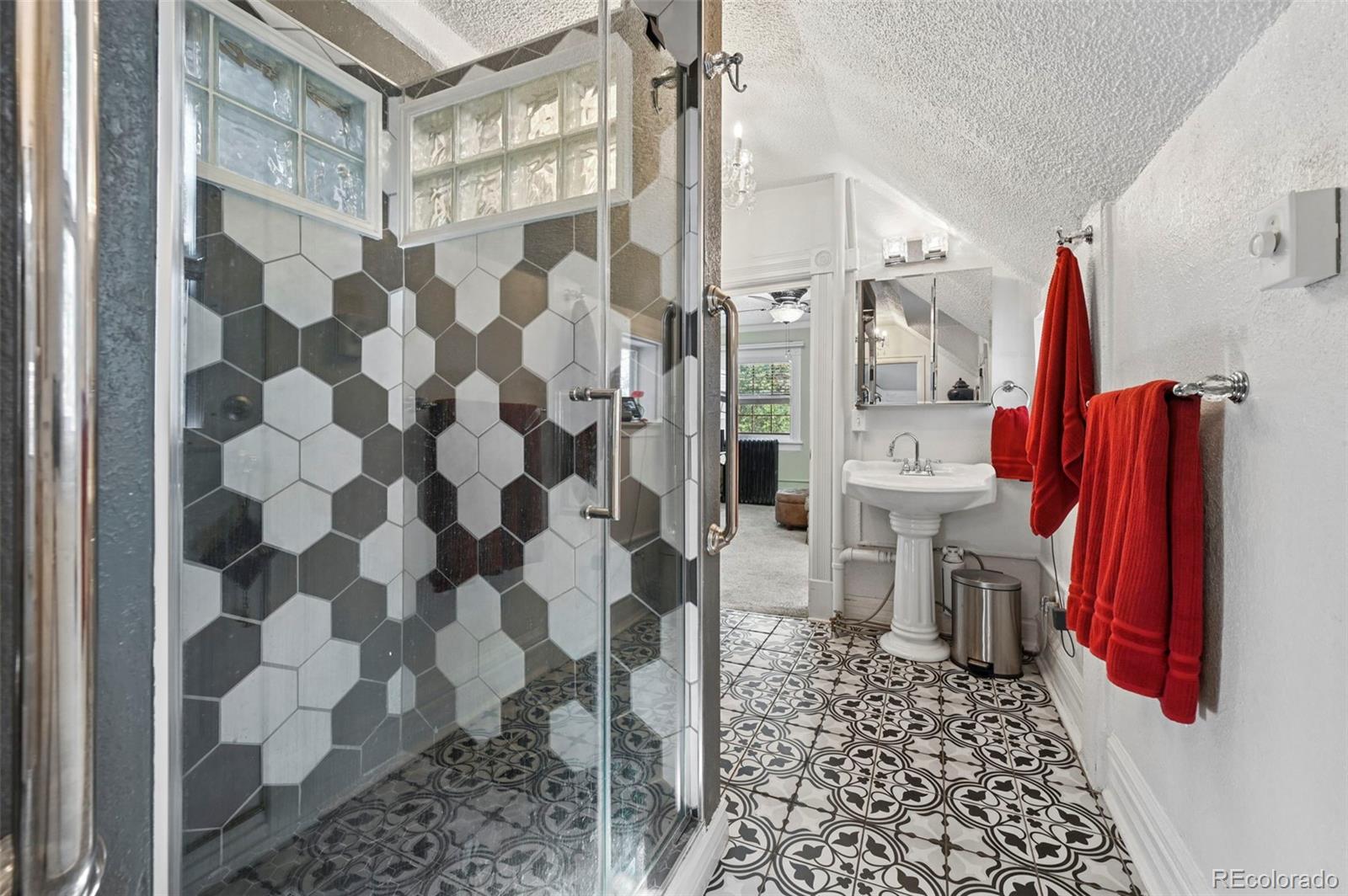 MLS Image #34 for 323 e boulder street,colorado springs, Colorado