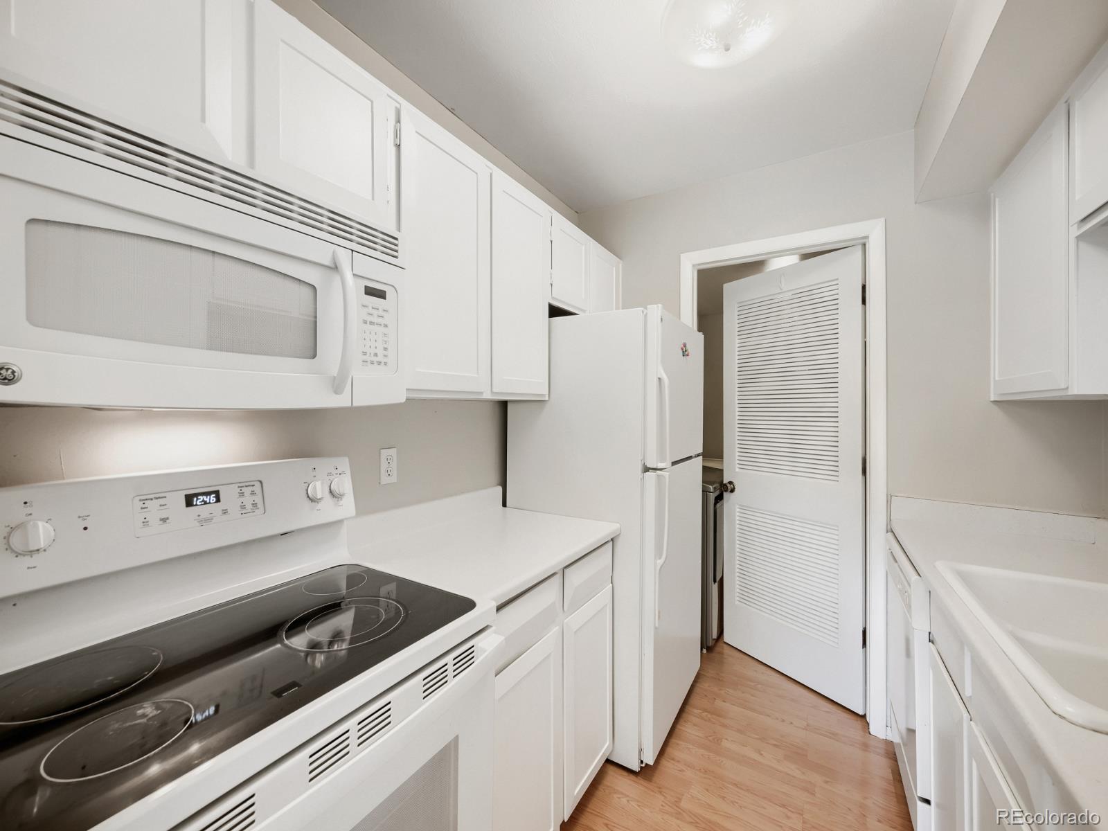 MLS Image #3 for 8798  chase drive,arvada, Colorado