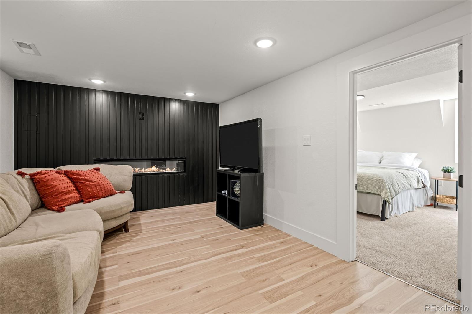 MLS Image #23 for 3553 n clayton street,denver, Colorado