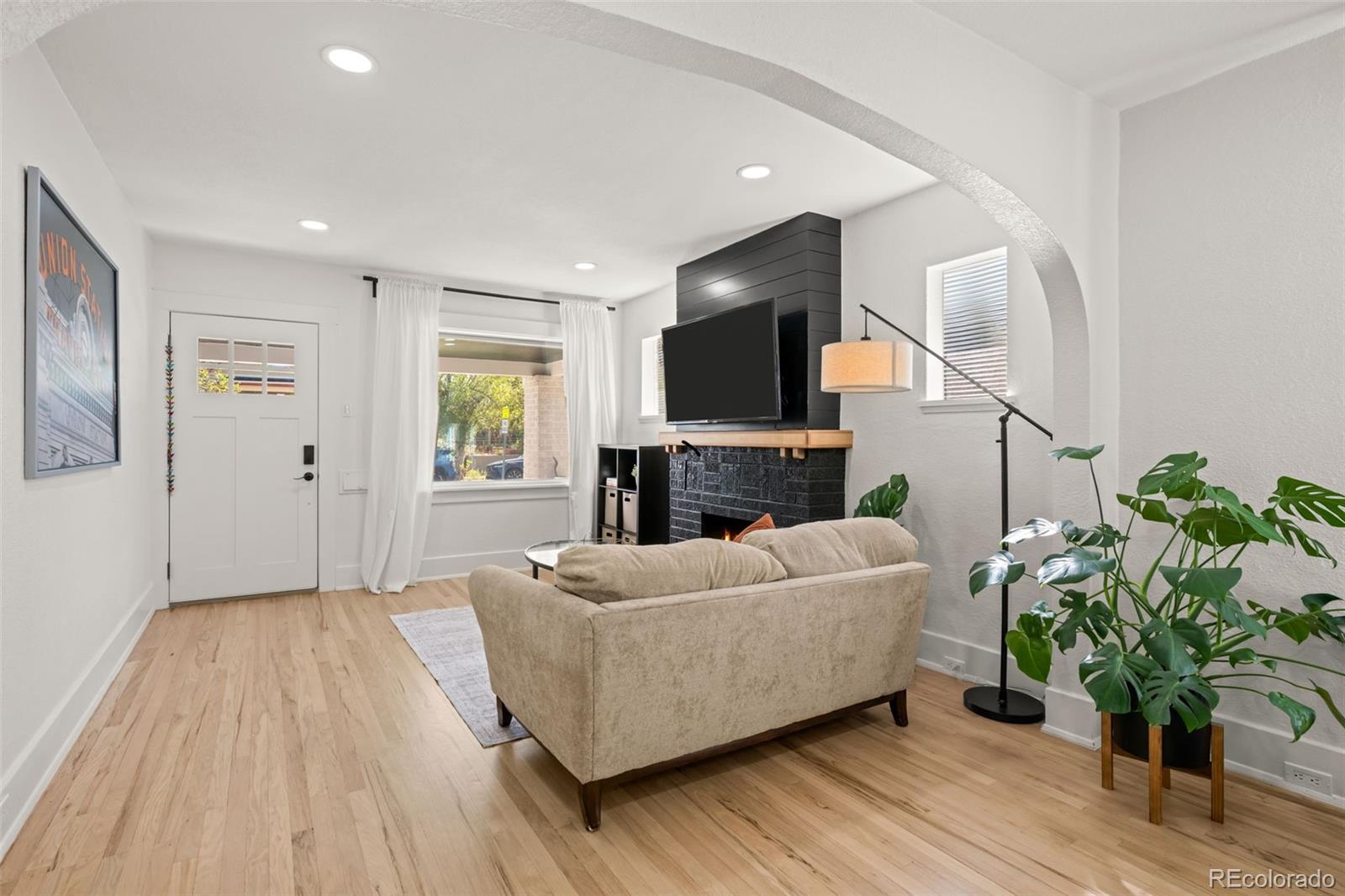 MLS Image #7 for 3553 n clayton street,denver, Colorado