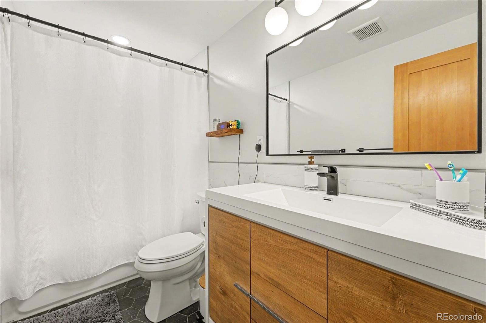 MLS Image #14 for 5333 w amherst avenue,denver, Colorado
