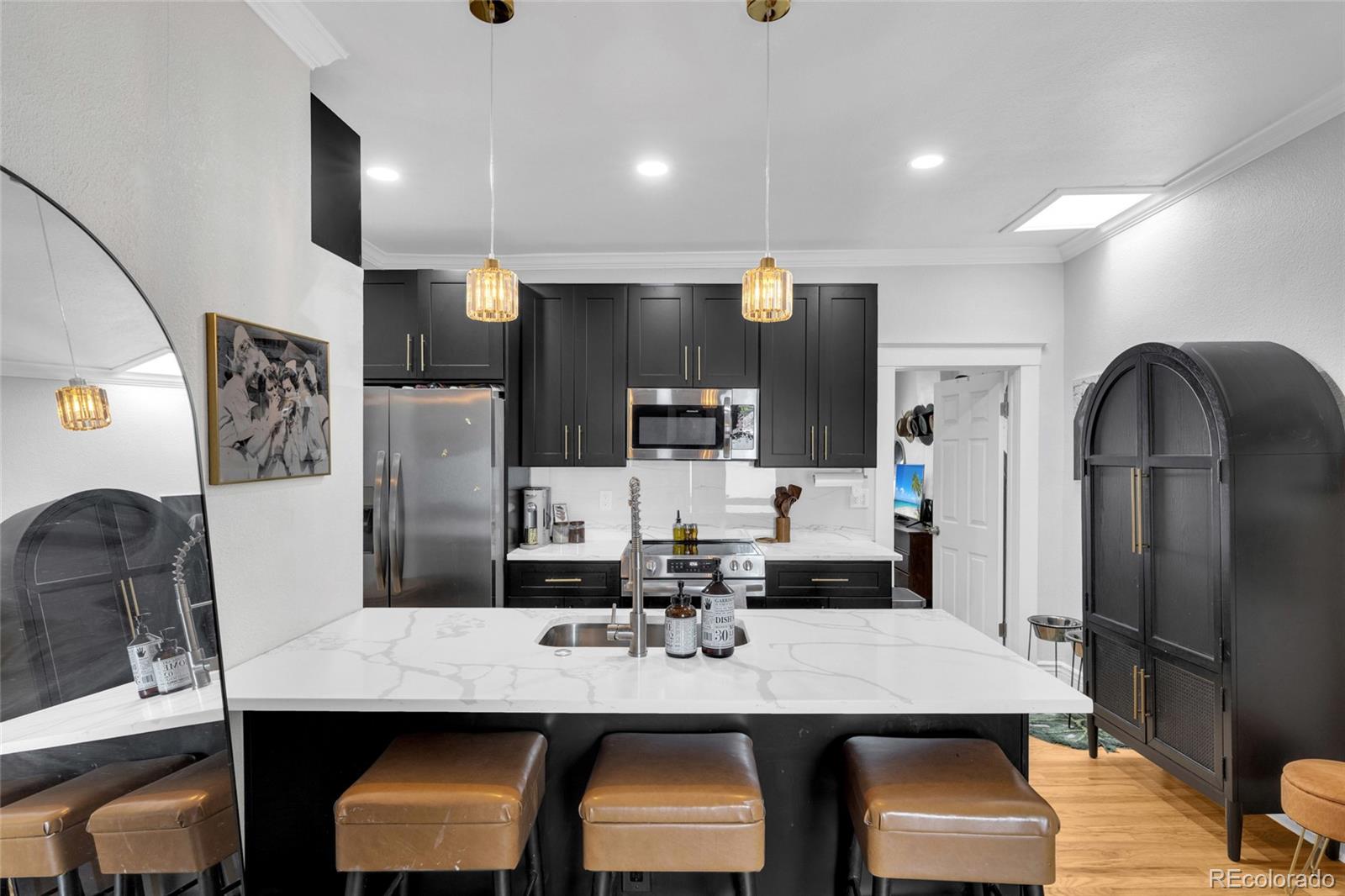 MLS Image #7 for 105 w maple avenue,denver, Colorado