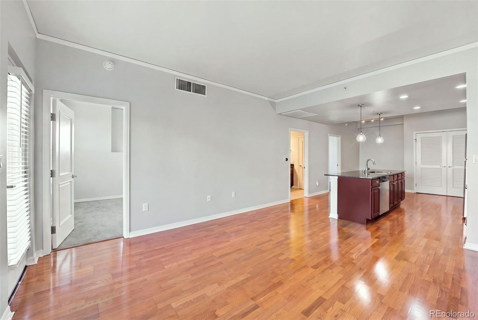 MLS Image #5 for 1975 n grant street,denver, Colorado