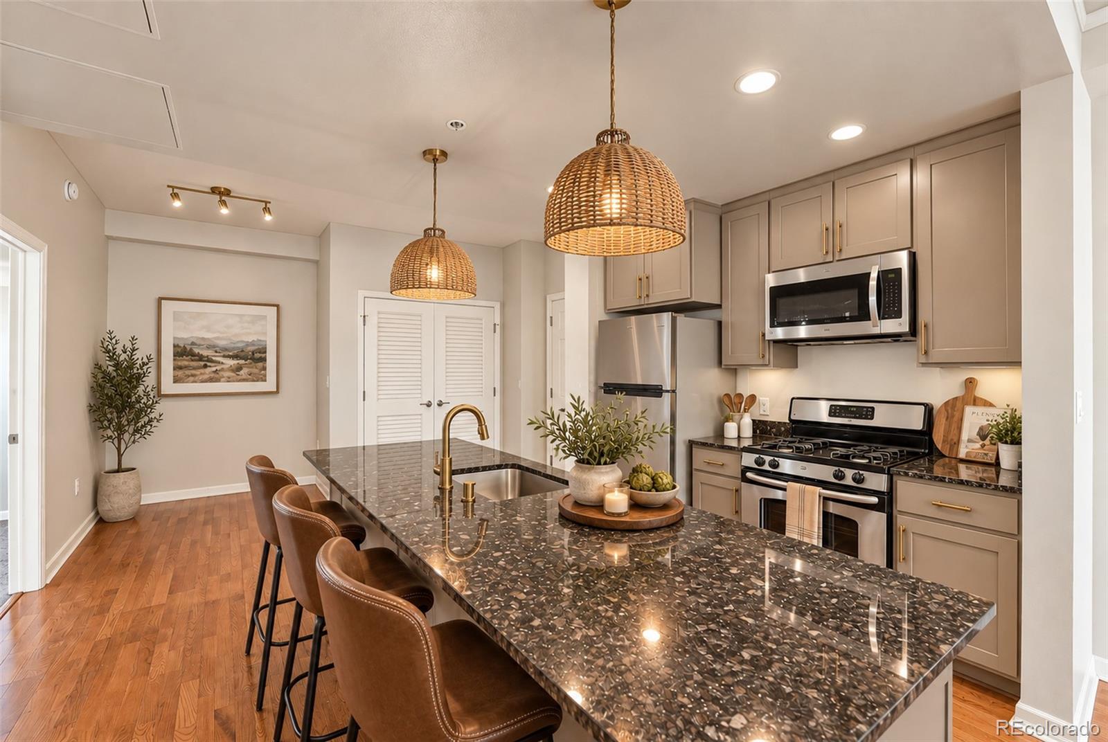 MLS Image #6 for 1975 n grant street,denver, Colorado