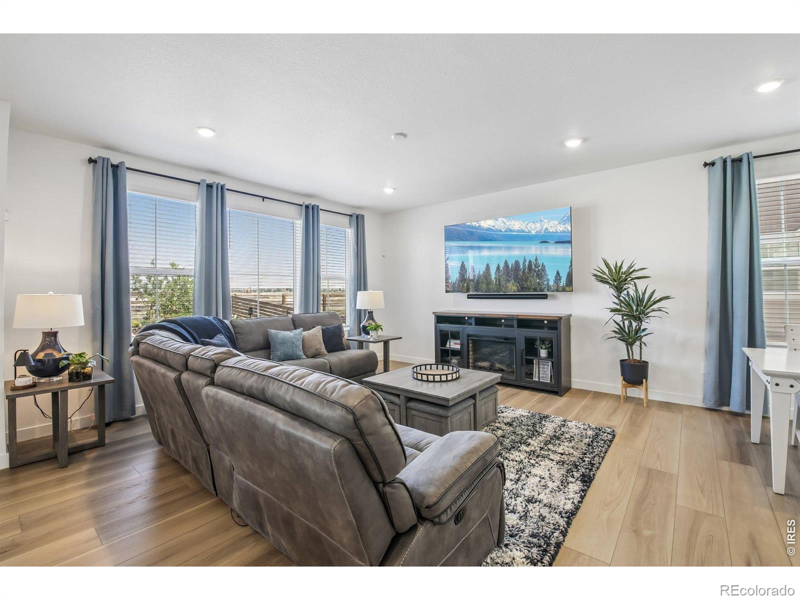 MLS Image #5 for 5571  inland avenue,firestone, Colorado