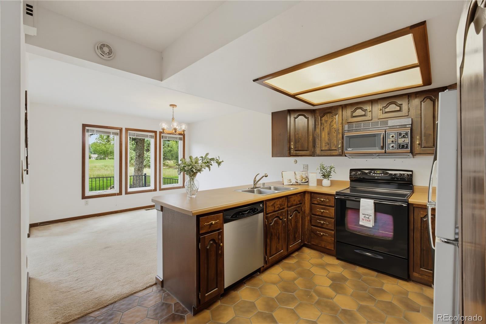 MLS Image #10 for 24  woodbridge drive,colorado springs, Colorado