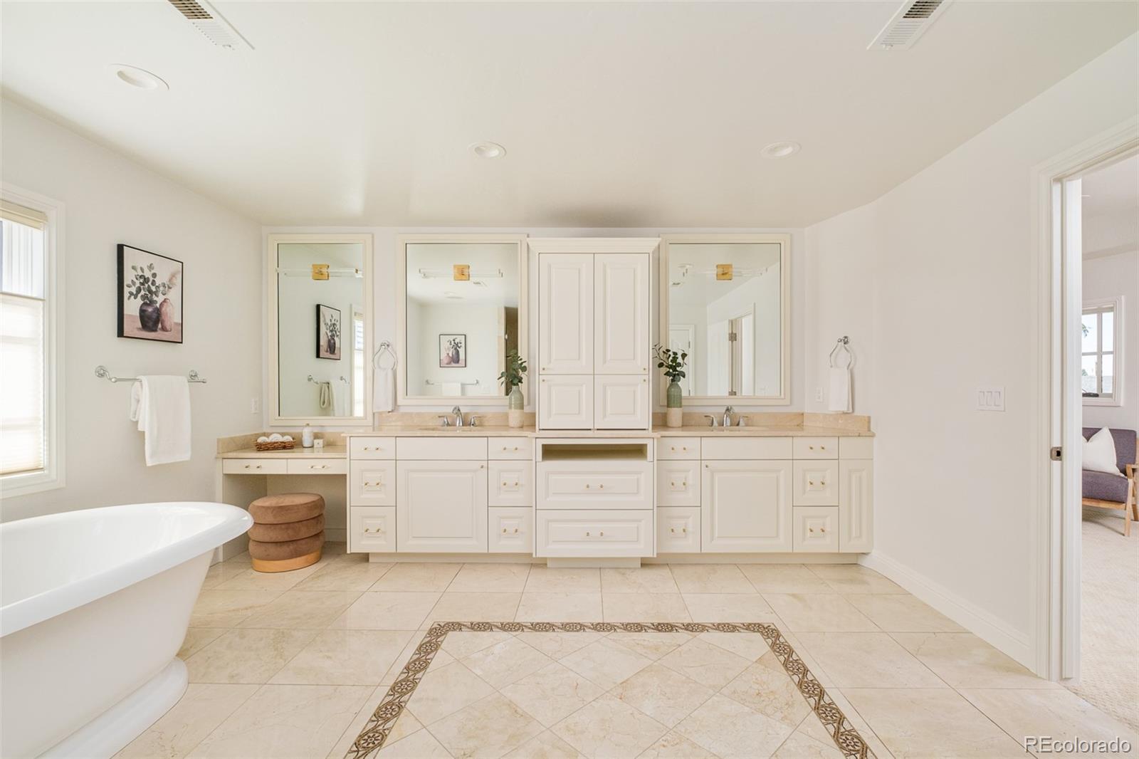 MLS Image #35 for 850 s st paul street,denver, Colorado