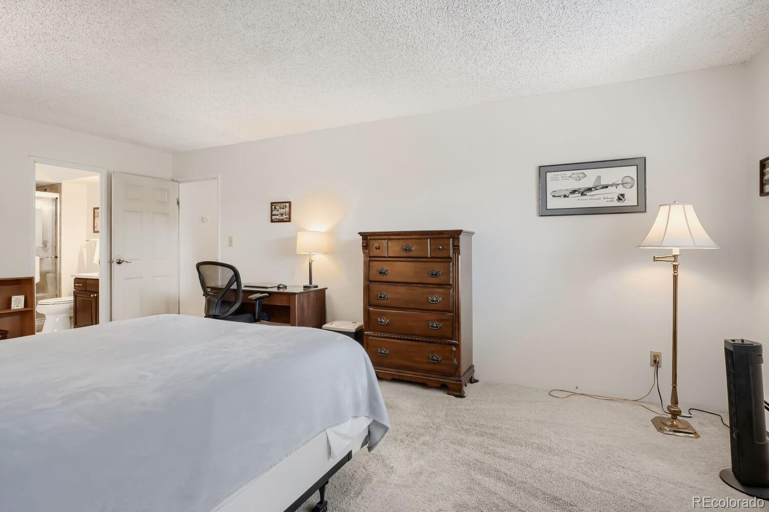 MLS Image #19 for 3465 s poplar street,denver, Colorado