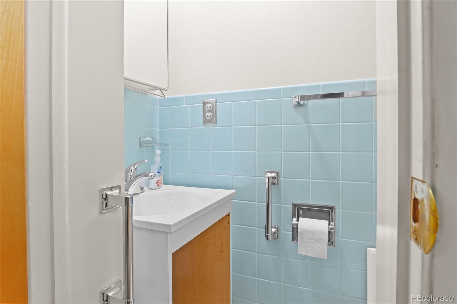 MLS Image #21 for 1040  cook street,denver, Colorado