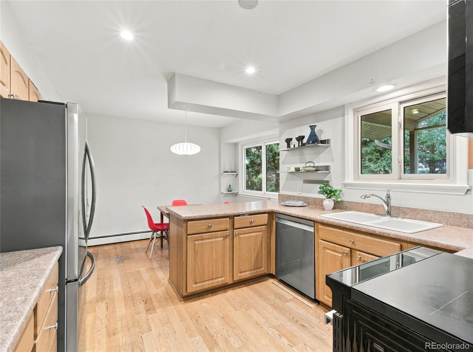 MLS Image #14 for 6528 e milan place,denver, Colorado