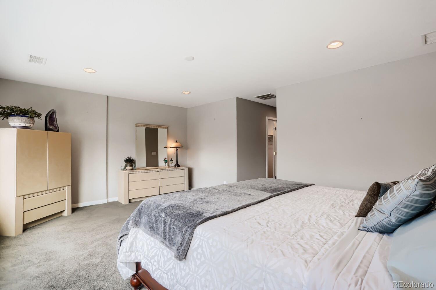 MLS Image #19 for 5232  stuart street,denver, Colorado