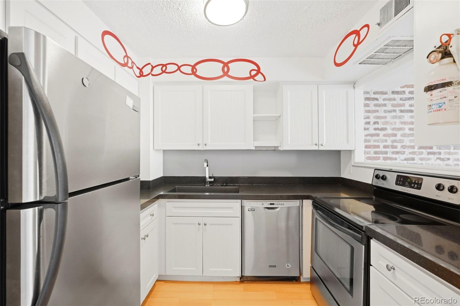 MLS Image #11 for 740 n pearl street,denver, Colorado