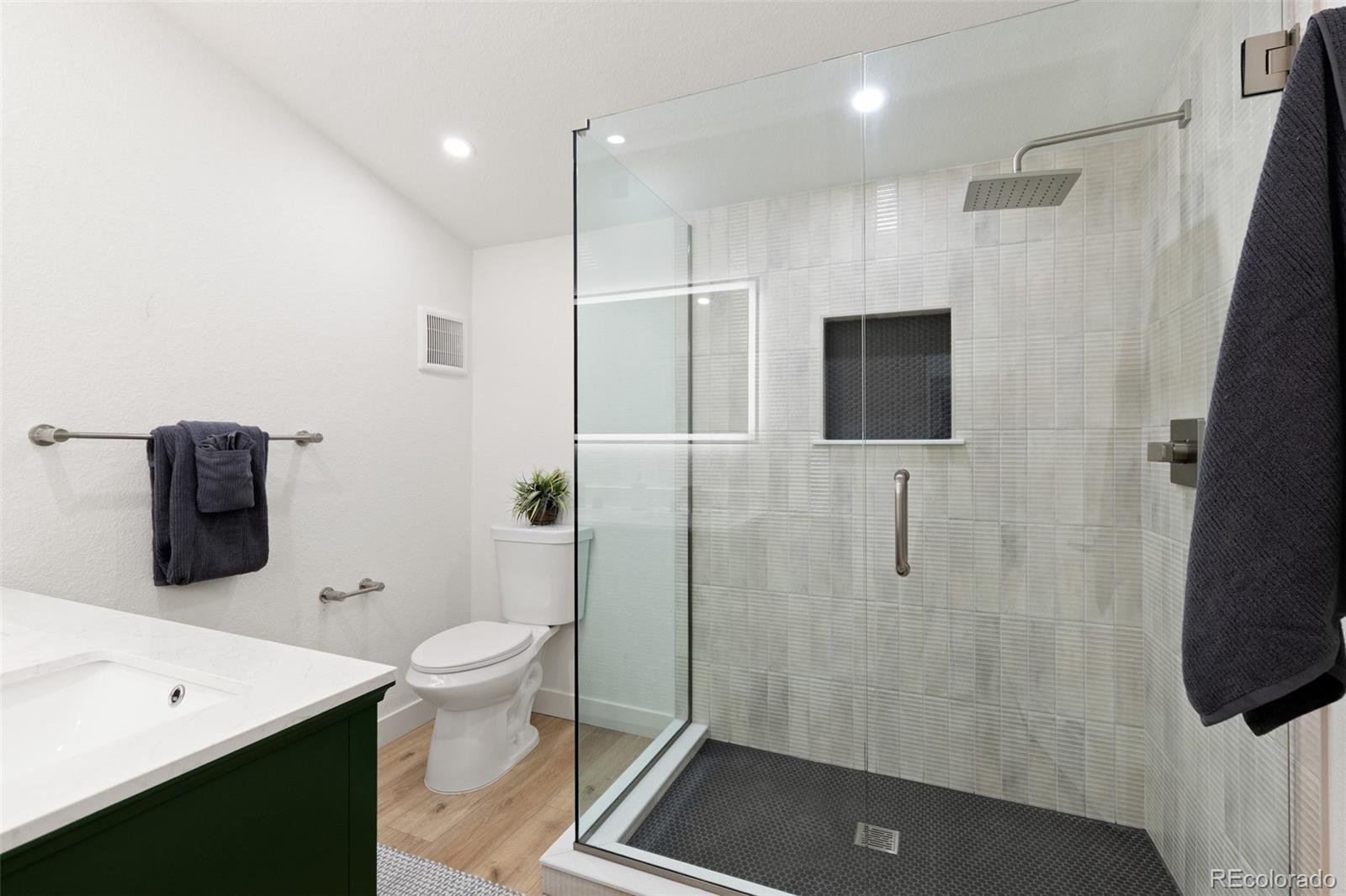 MLS Image #6 for 2912 n raleigh street,denver, Colorado