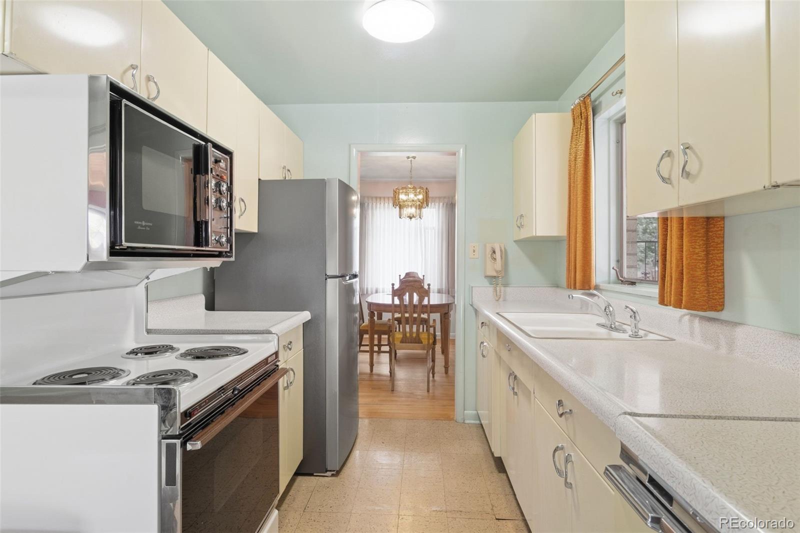 MLS Image #14 for 2581 s perry street,denver, Colorado