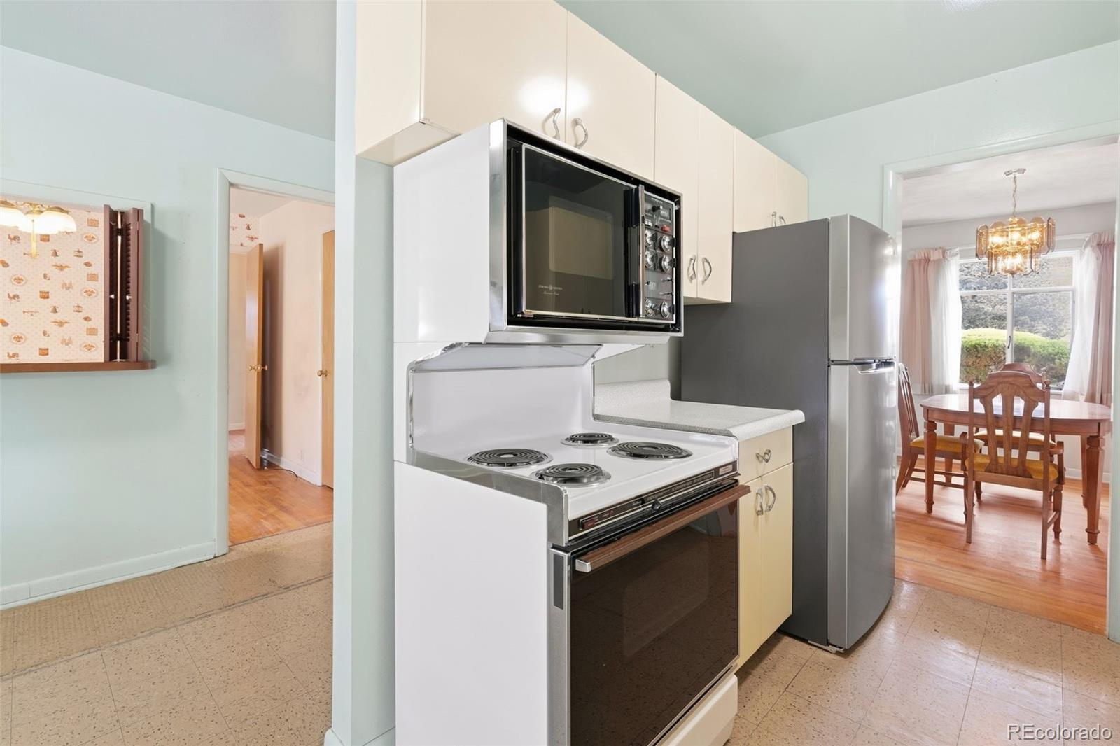 MLS Image #17 for 2581 s perry street,denver, Colorado