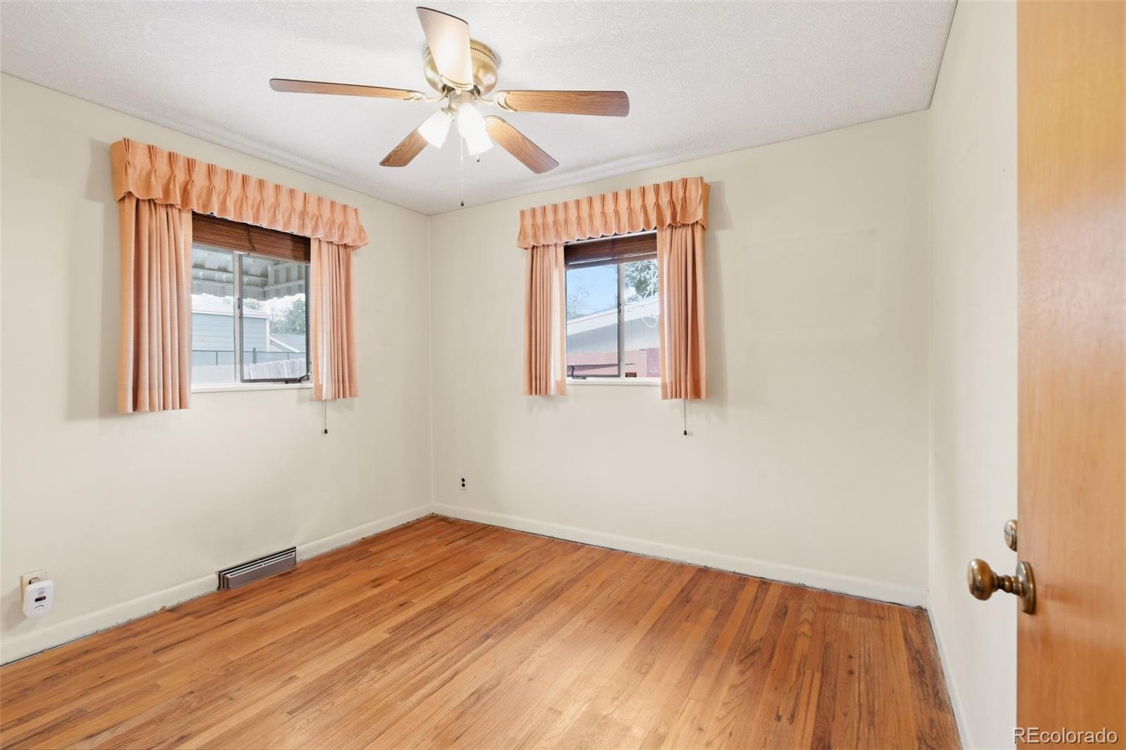 MLS Image #26 for 2581 s perry street,denver, Colorado