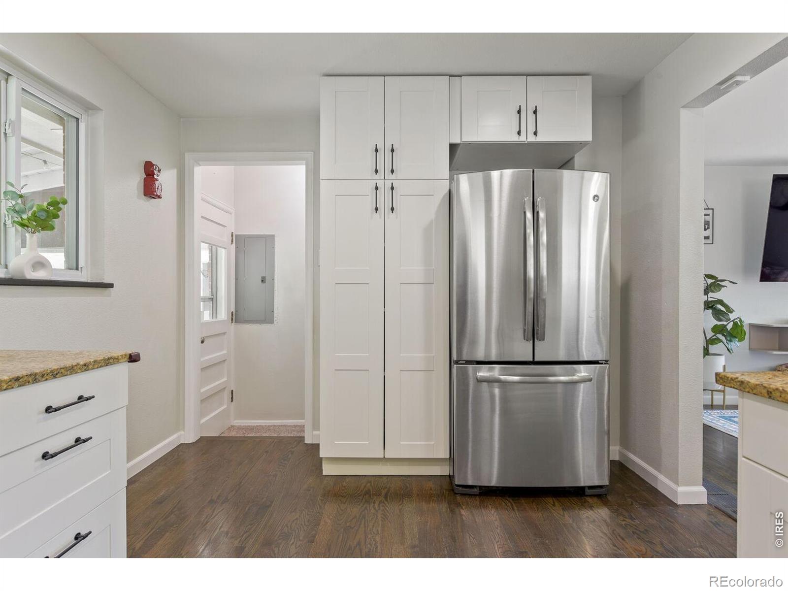 MLS Image #11 for 2555 e maplewood avenue,centennial, Colorado