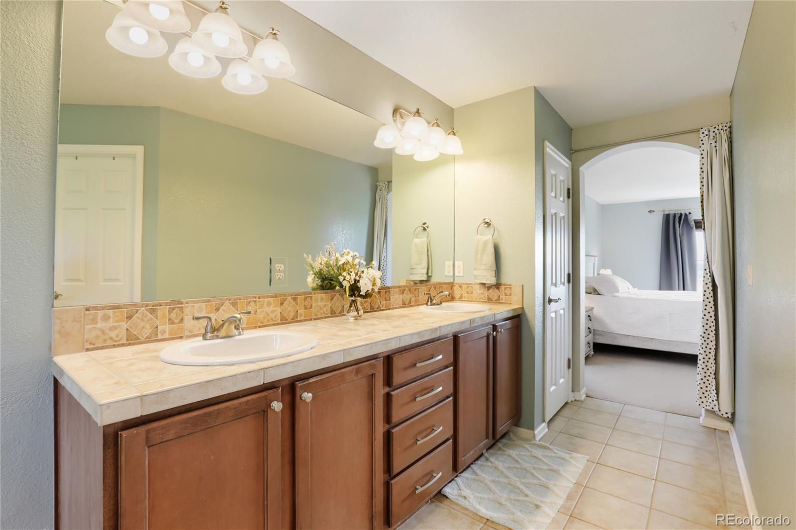 MLS Image #15 for 404 n flat rock street,aurora, Colorado
