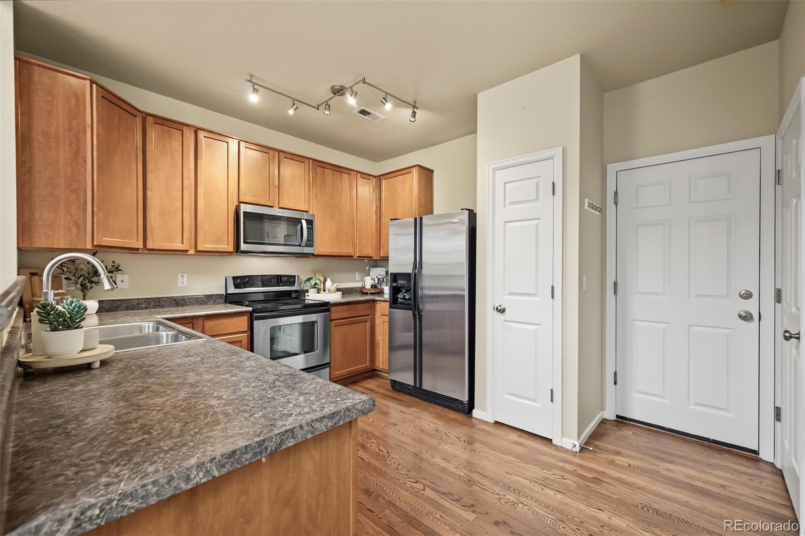 MLS Image #10 for 12728  jasmine street,thornton, Colorado
