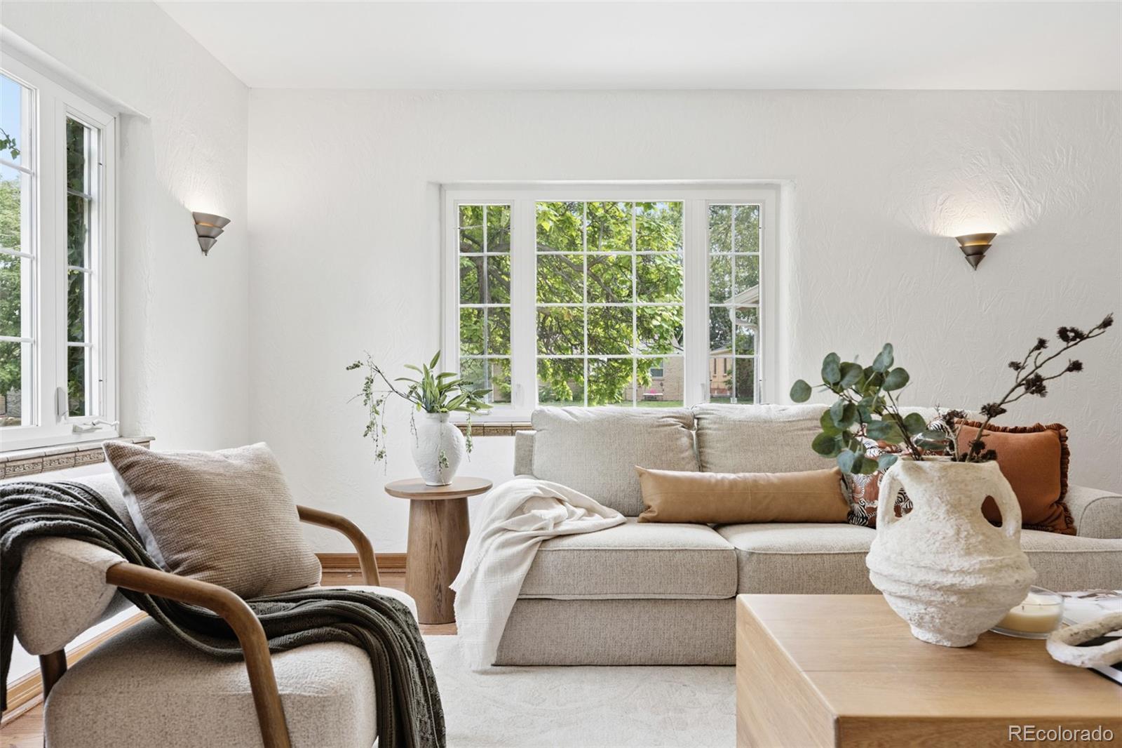 MLS Image #7 for 695  dahlia street,denver, Colorado